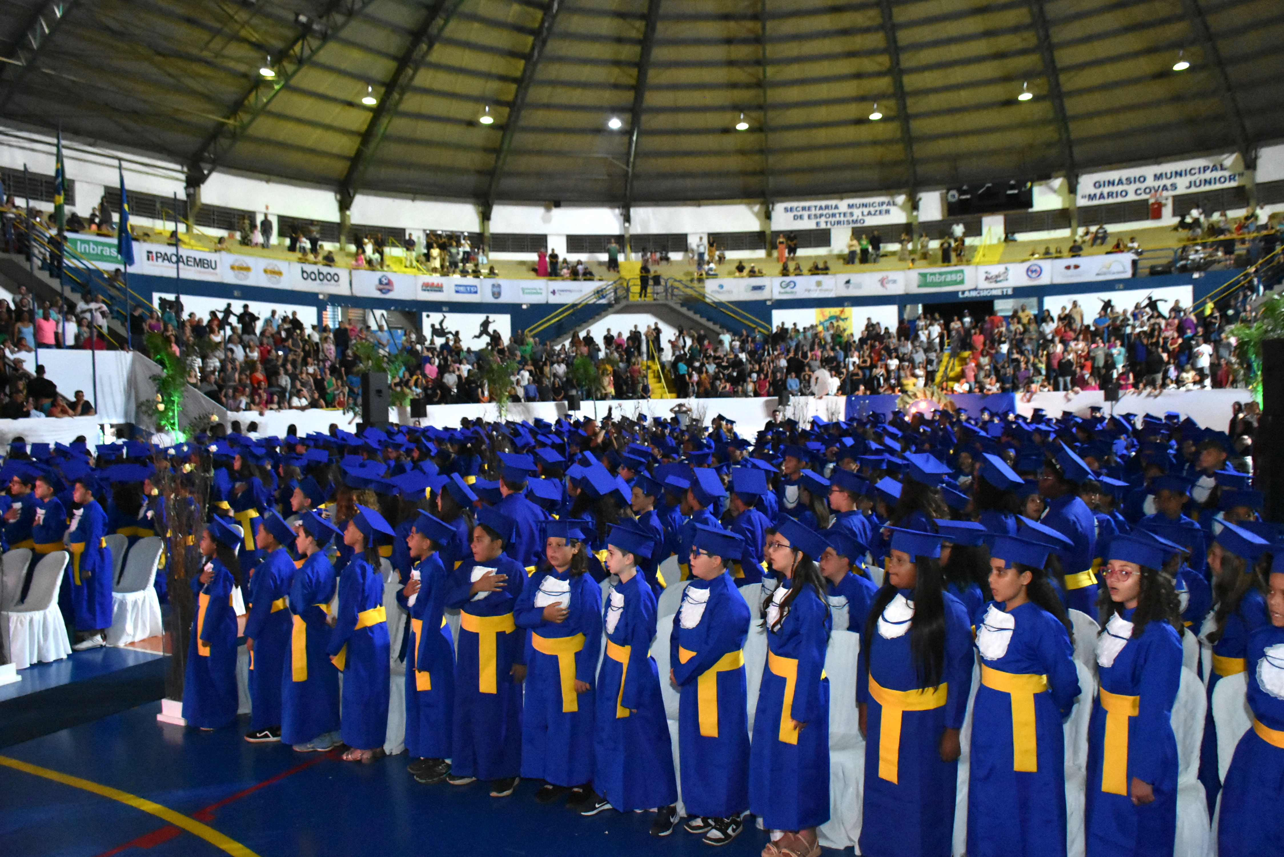 Educação realiza formatura e encerramento do ano letivo 2024 dos alunos da Rede Municipal de Ensino
