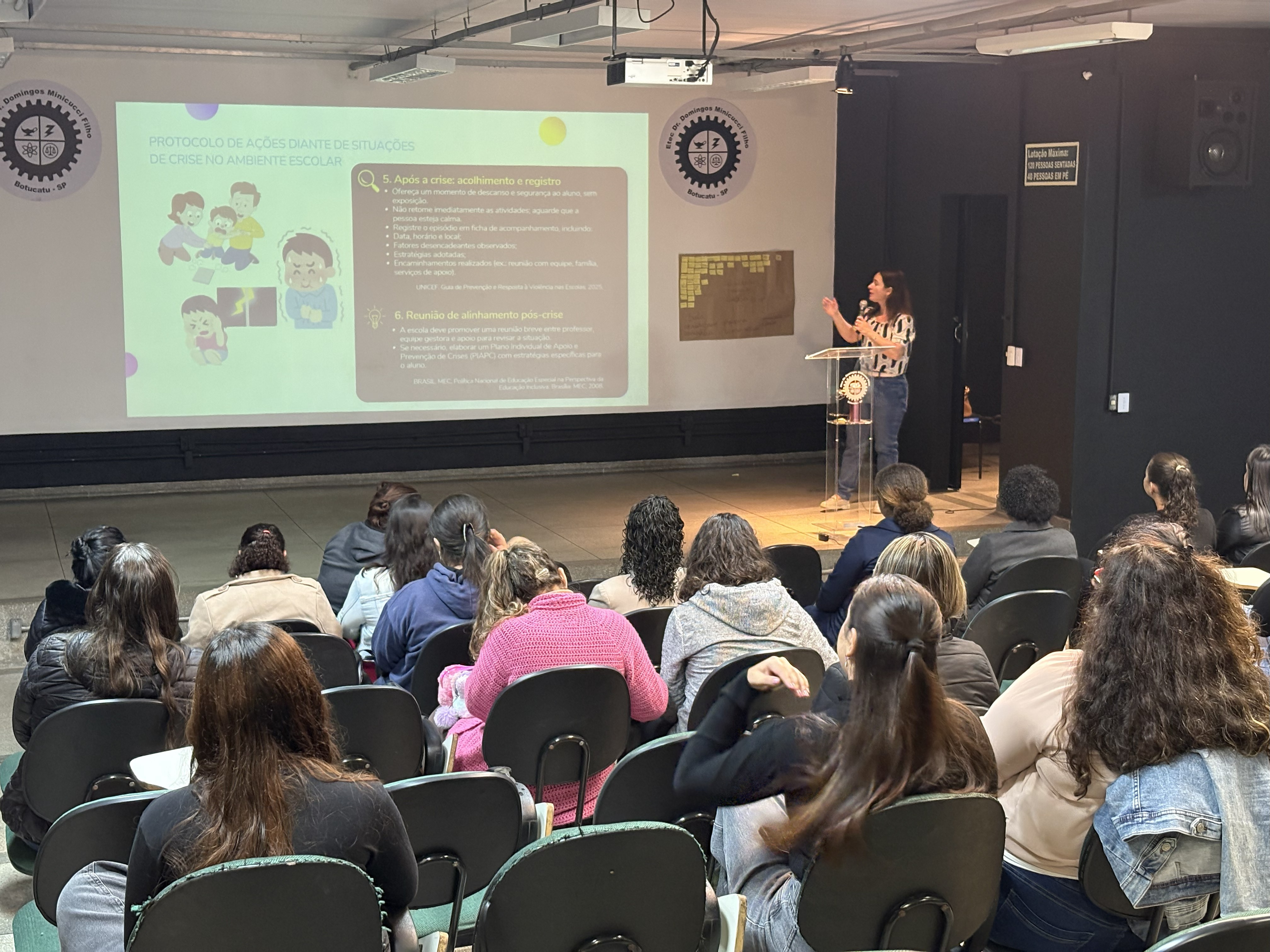 Educação Especial realiza 1ª Ação Formativa para Estagiários e Monitores