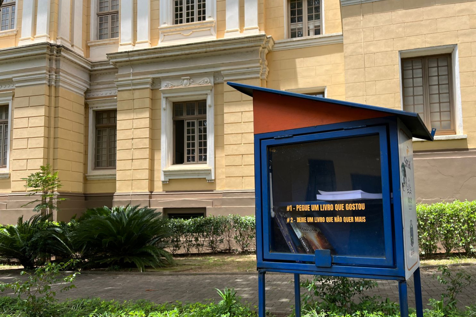 Cultura realiza reposição das casinhas do Projeto Livro Livre